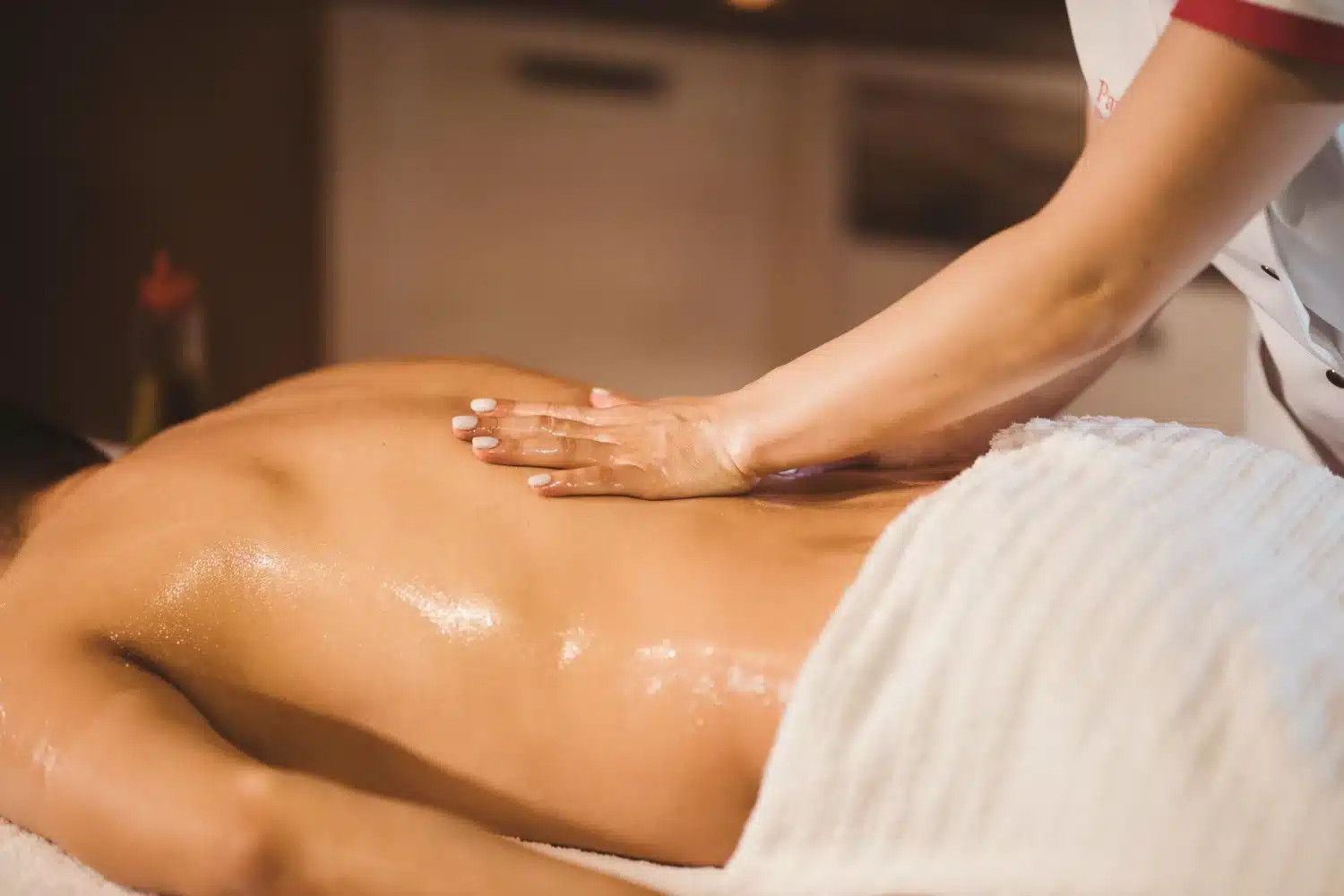 lymphatic drainage massage for faster recovery after intense training s