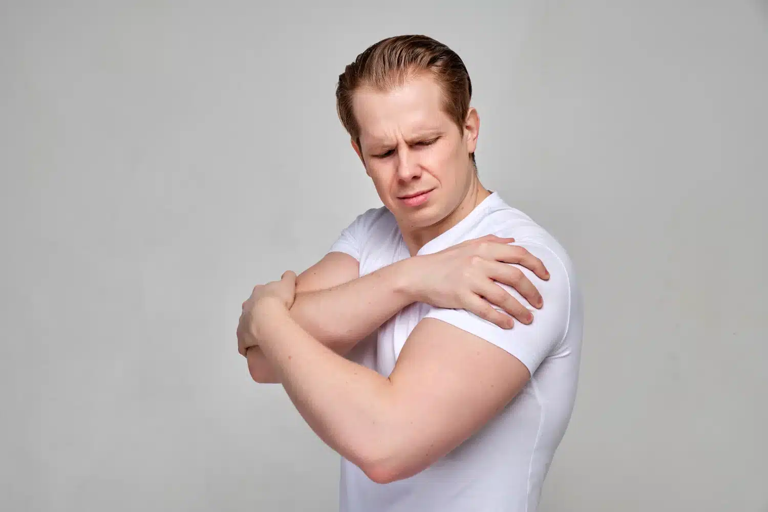 Featured image for “What Are the Stages of Frozen Shoulder?”