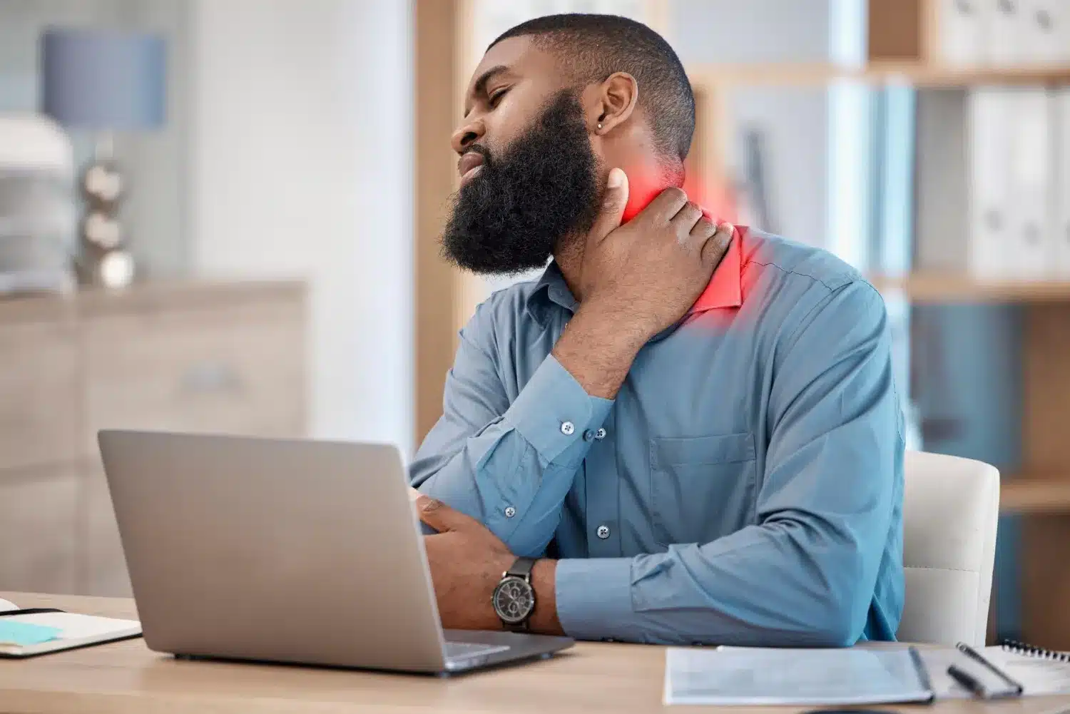 Featured image for “How to Sit at a Desk Without Neck Pain?”